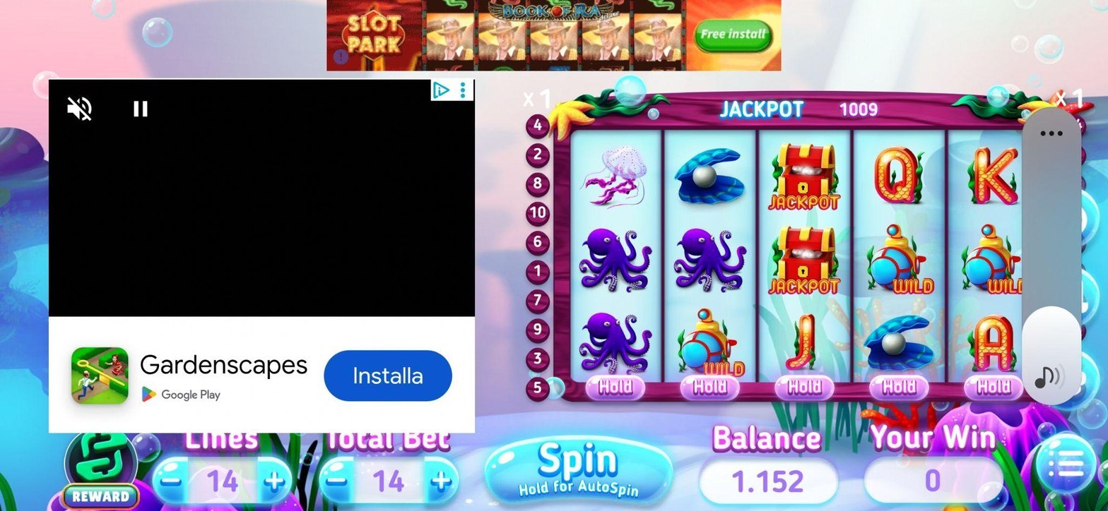 Slot game di Freecash con un video pubblicitario sopra metà schermo